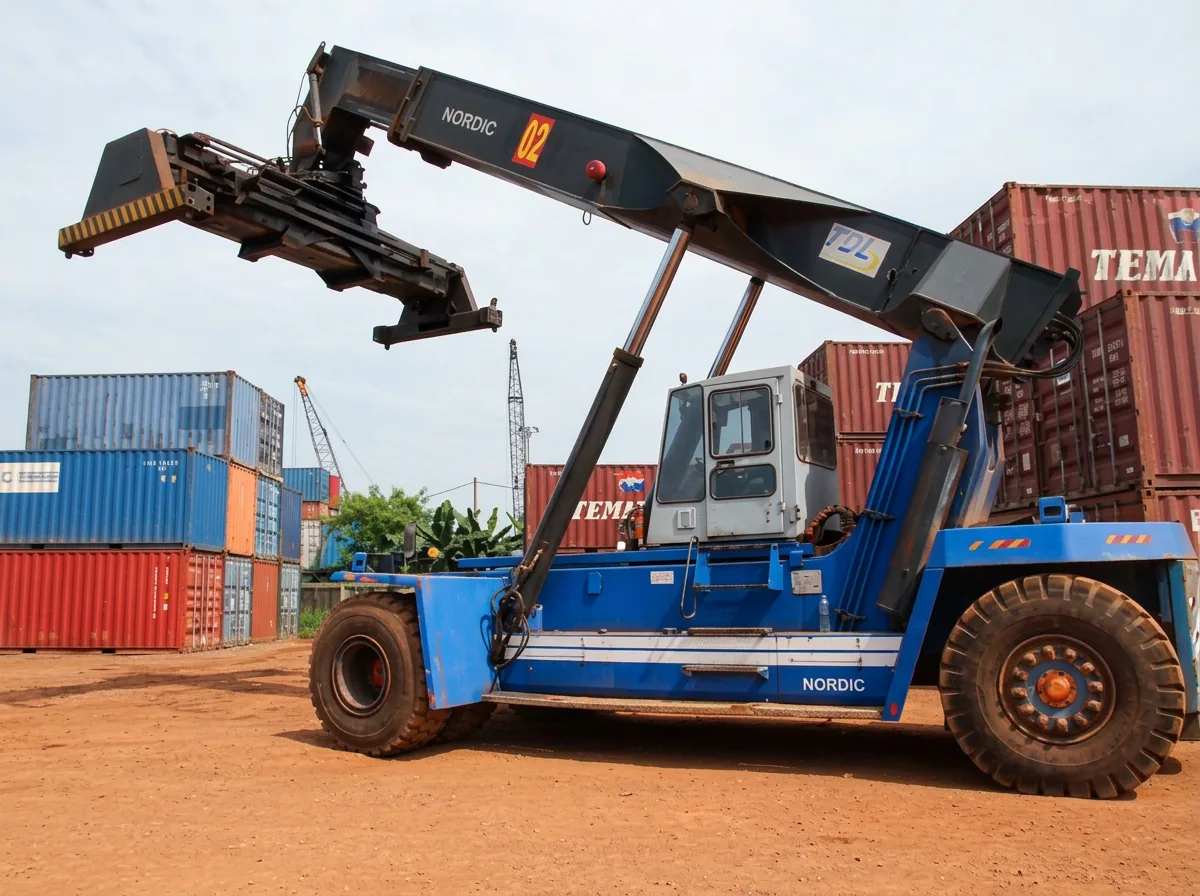 TDL reach stacker working in the container yard at Batu Ampar, Batam